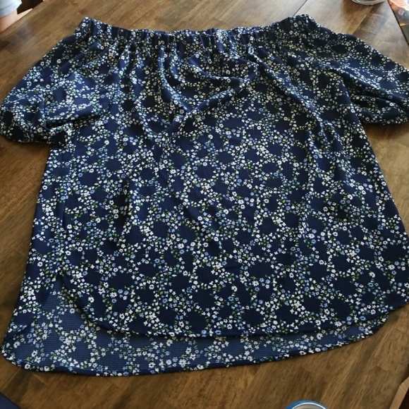 Michael Kors - Picture 1 of 3